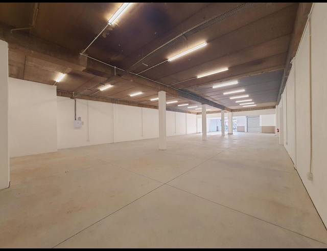 374M² WAREHOUSE TO LET IN HALFWAY HOUSE